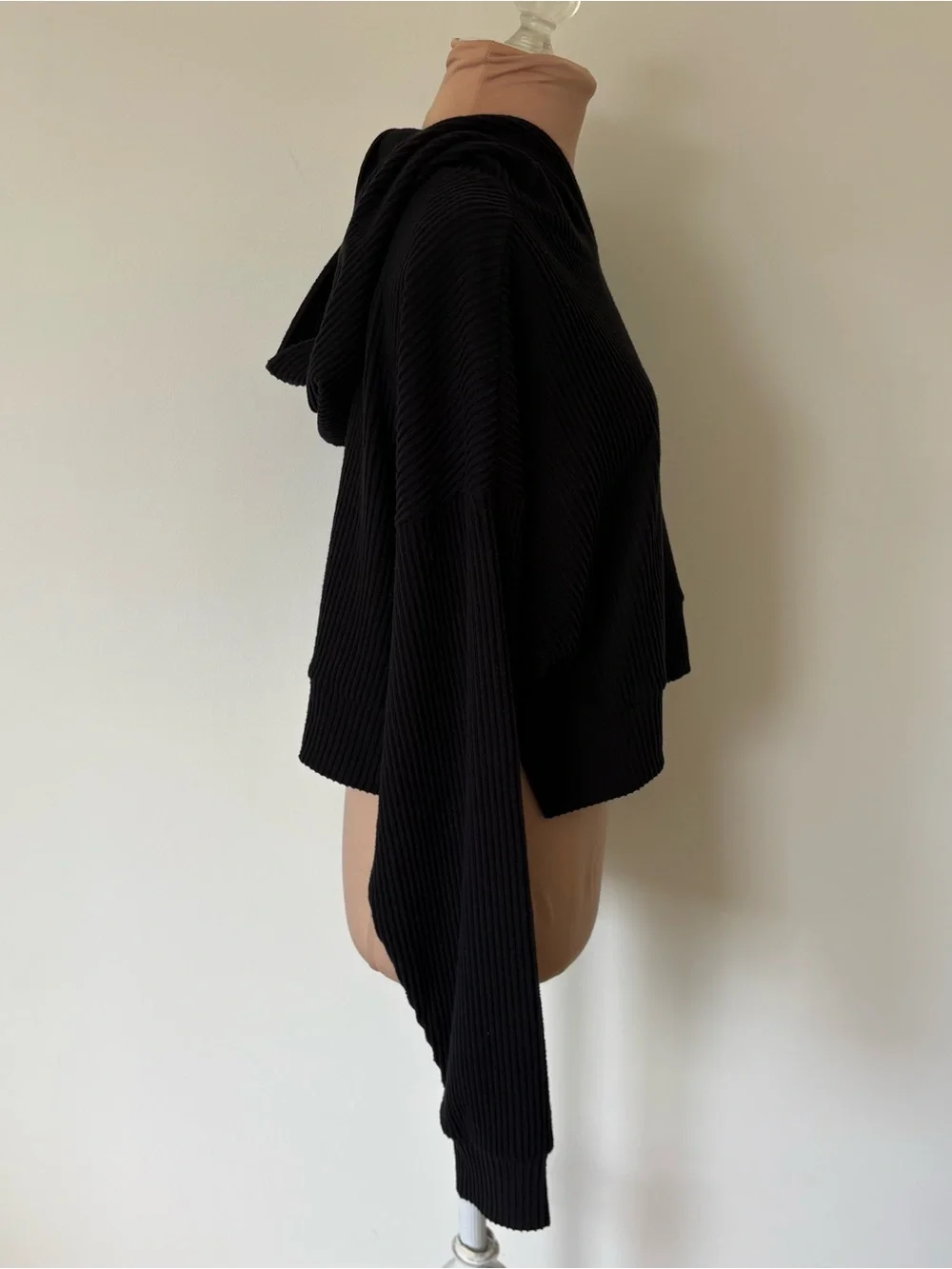 Alo Yoga Muse Hoodie Black Plush Ribbed Athleisure Lounge Cropped Sweatshirt S
